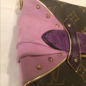 Louis Vuitton, Bags, Louis Vuitton Les Extraordinaires Pochette